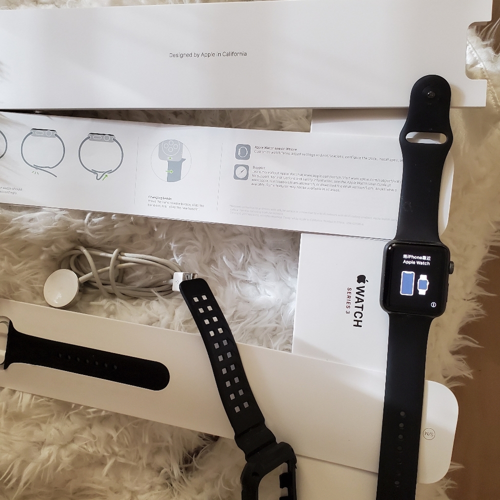 🛑SOLD🛑Apple Watch Series 3 - Picture 1 of 9